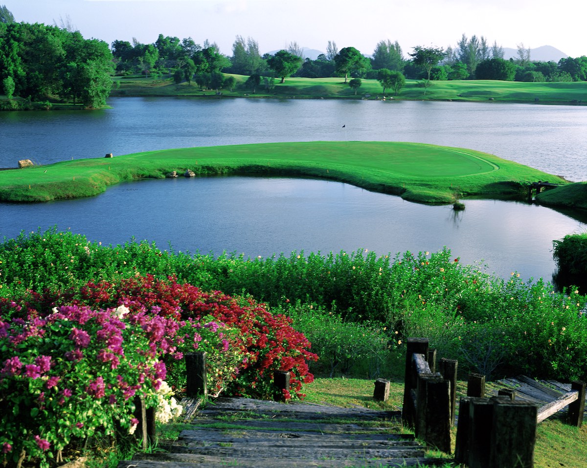 Blue canyon. Блю каньон Пхукет. Blue Canyon Country Club Phuket. Blue Canyon Country Club Phuket photo. Гольф клуб голубой каньон на Пхукете.