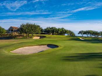 Approaching the 18th green. Photo by Larry Lambrecht