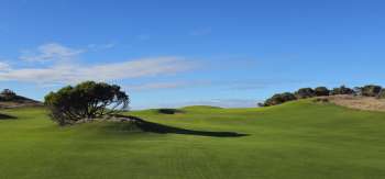 Approaching the short par four 16th
