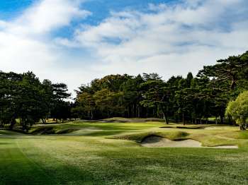 1st Hole - Photo by Taku Miyamoto