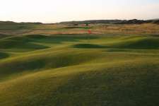 Approaching the wild par five 3rd green