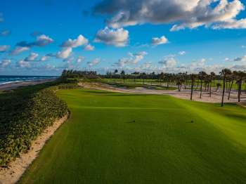 Par three 17th. Photo by Larry Lambrecht