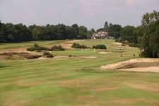 Approachin the 17th green at Sunningdale Old