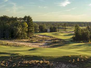 Par three 3rd hole. Photo by Evan Schiller